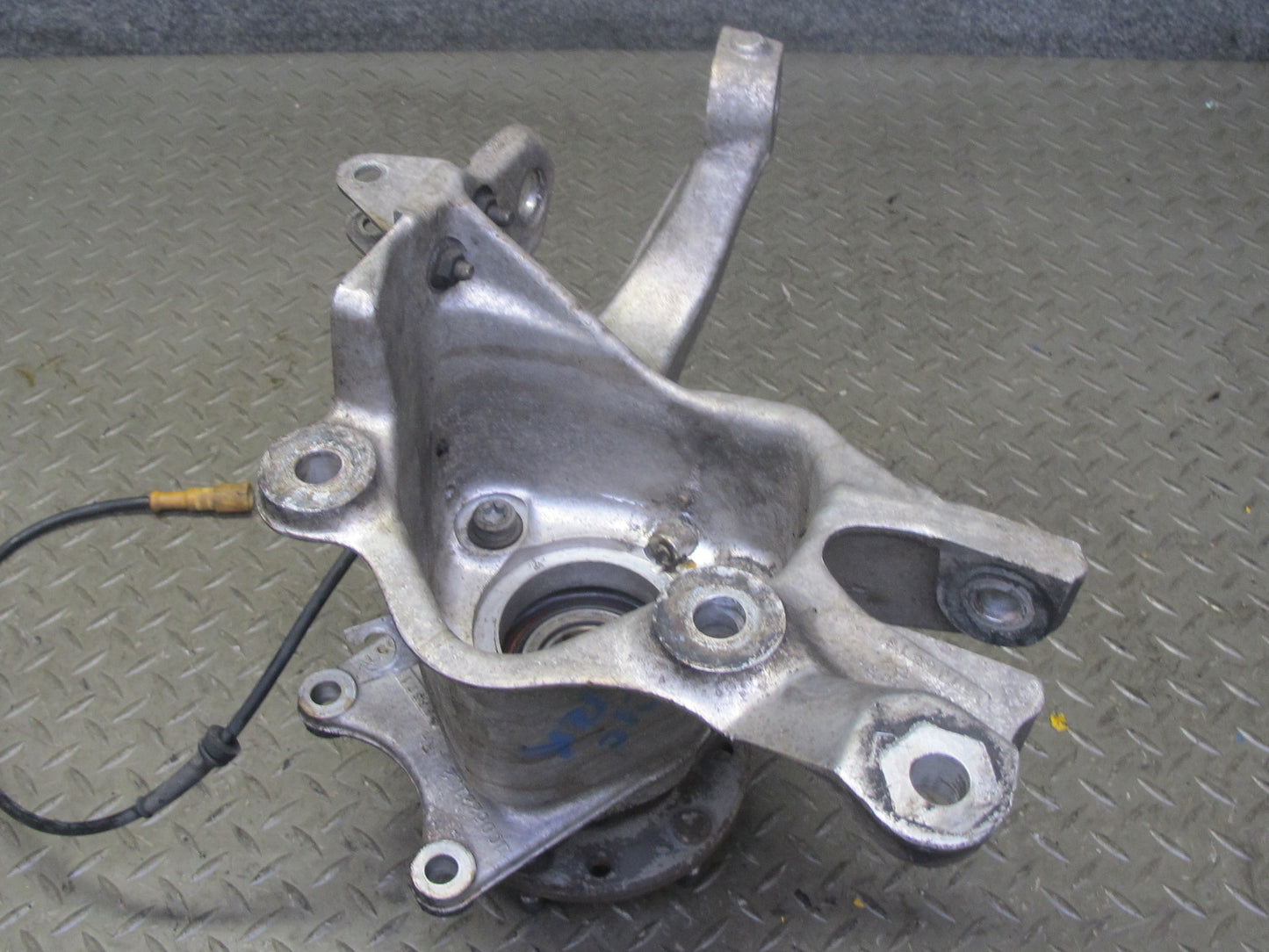 88-96 Chevrolet Corvette C4 Rear Right Spindle Knuckle Wheel Hub Bearing OEM