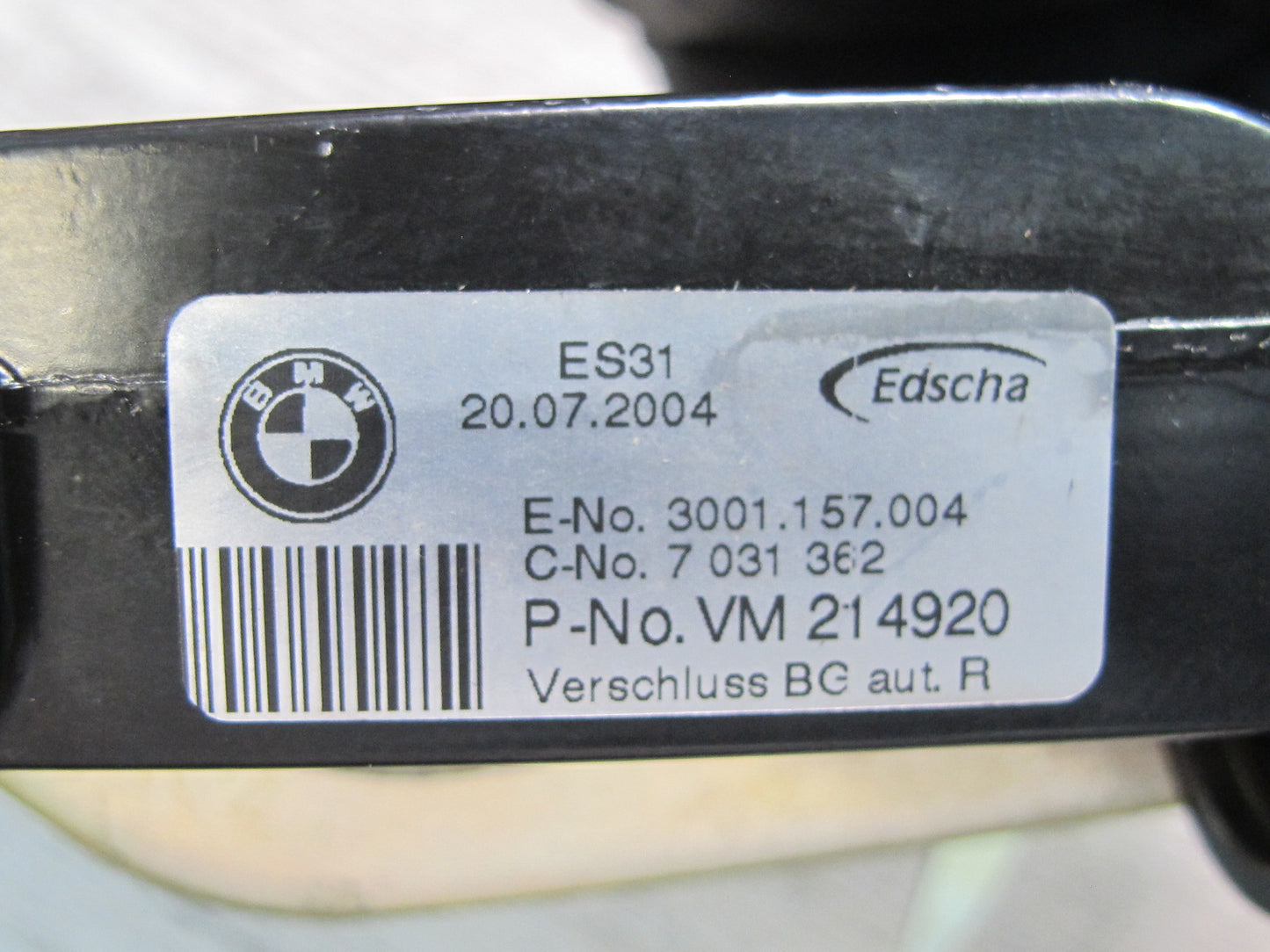 01-06 BMW E46 Convertible Right Soft TOP Roof Lock Latch w Hose Pipe OEM