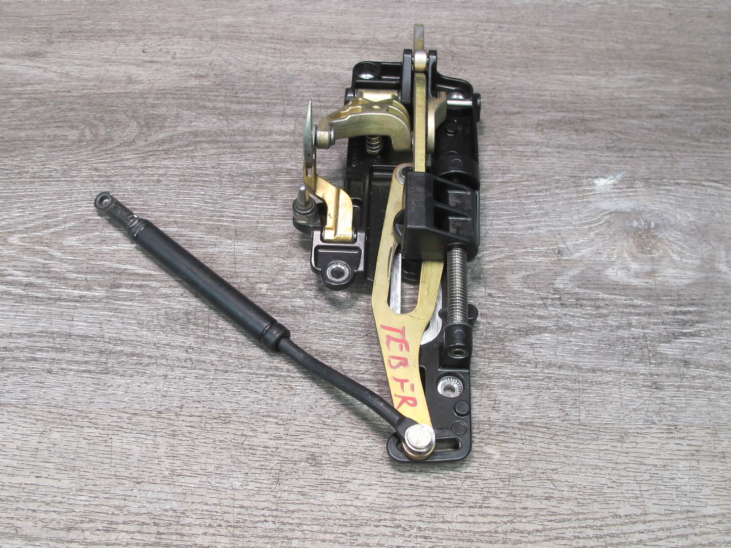 01-06 BMW E46 Convertible Right Soft TOP Roof Lock Latch w Hose Pipe OEM