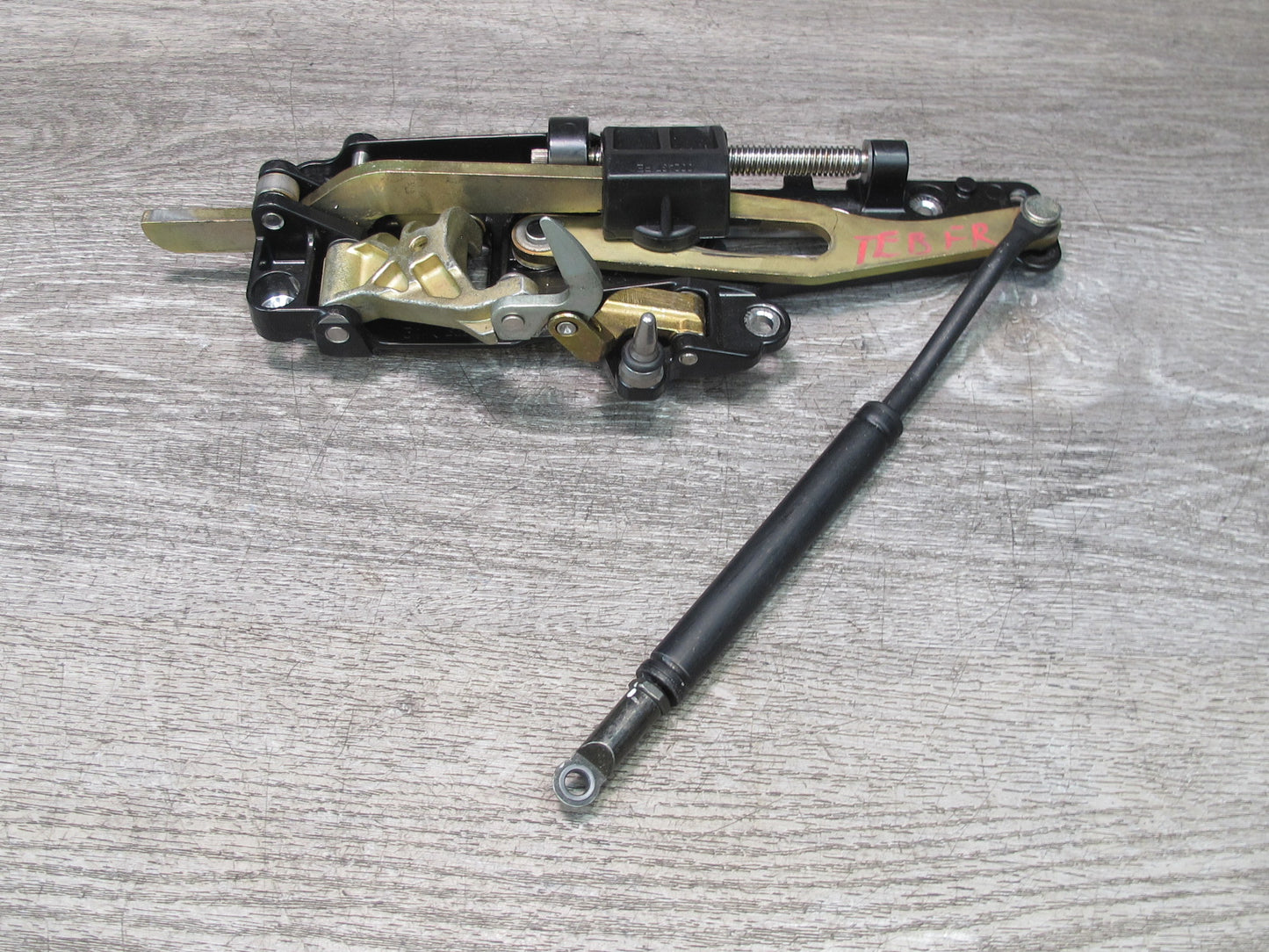 01-06 BMW E46 Convertible Right Soft TOP Roof Lock Latch w Hose Pipe OEM