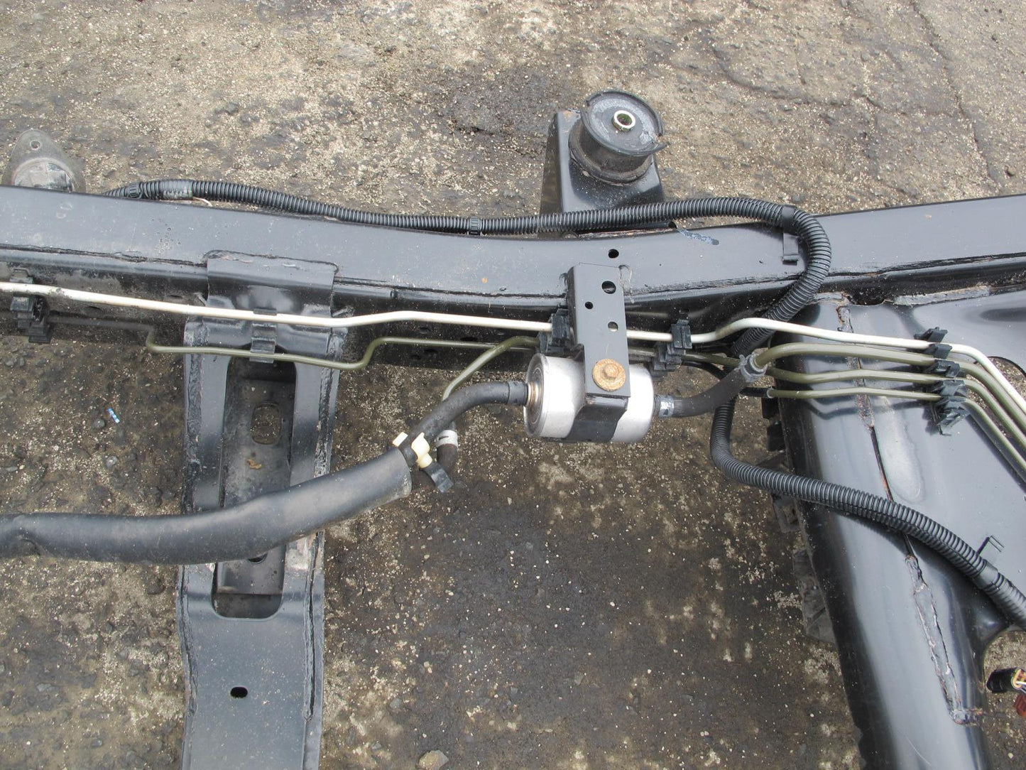 99-01 Isuzu Vehicross 3.5L 6VE1 A/T Lower Frame Assembly 144K Miles OEM