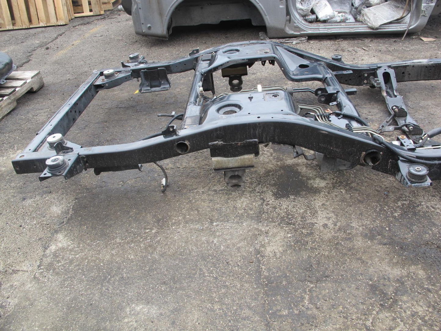 99-01 Isuzu Vehicross 3.5L 6VE1 A/T Lower Frame Assembly 144K Miles OEM