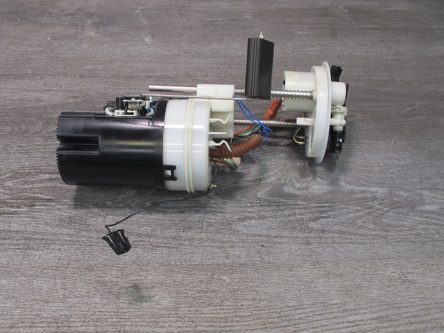 2010-2013 BMW E70 E71 X5M X6M 4.4L S63 Fuel Pump Level Sensor Sending Unit Set