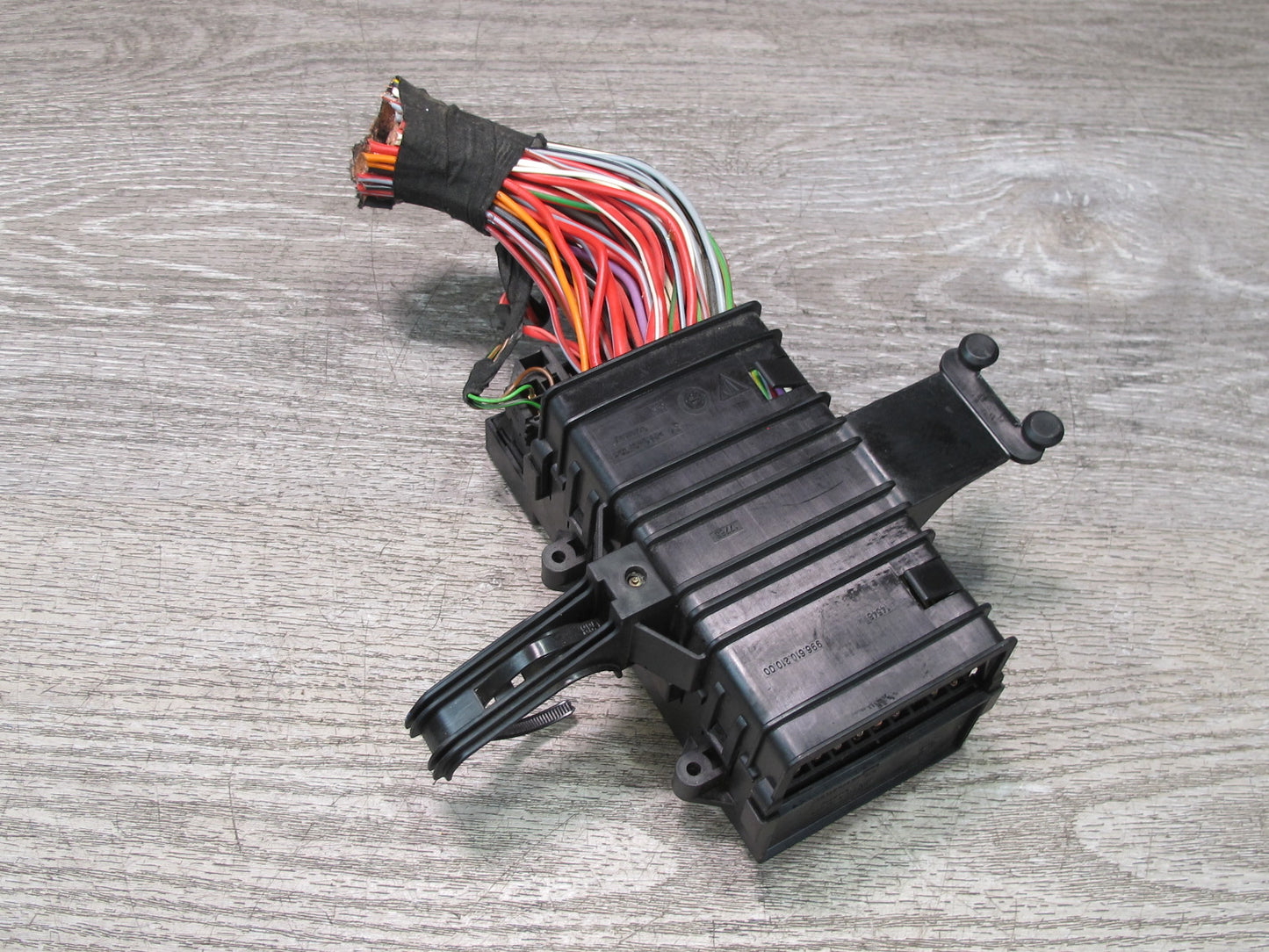 2000-2004 Porsche Boxster 986 Fuse Relay Junction Box Module Unit