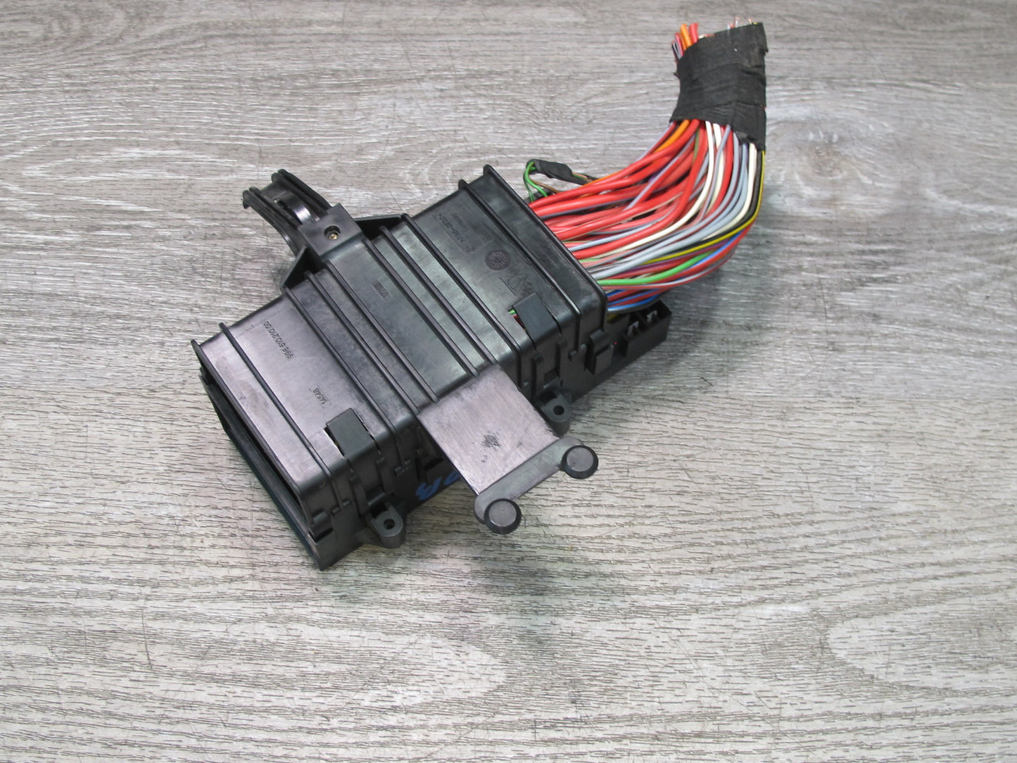 2000-2004 Porsche Boxster 986 Fuse Relay Junction Box Module Unit
