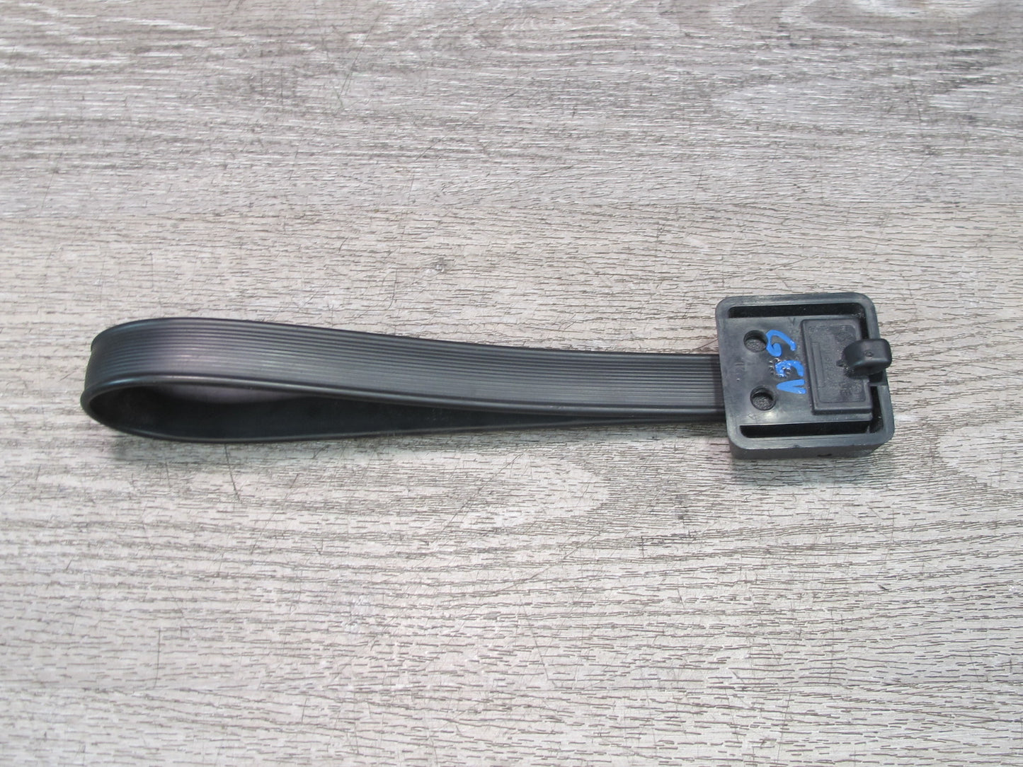 97-03 VW Eurovan T4 Rear Hatch Grab Handle Pull Loop 7D0829621 OEM
