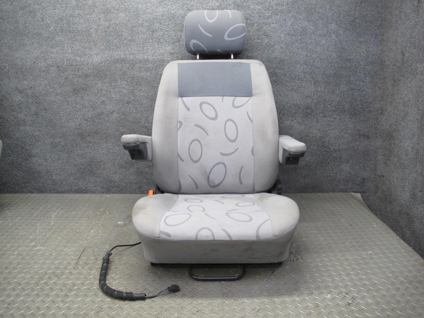 99-03 VW Eurovan T4 Set of 2 Front Left & Right Cloth Seat Gray OEM