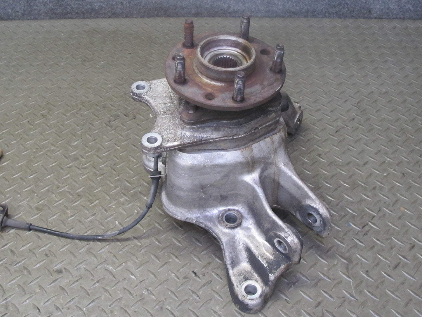 91-96 Chevrolet Corvette C4 Rear Left Spindle Knuckle Wheel Hub Bearing OEM