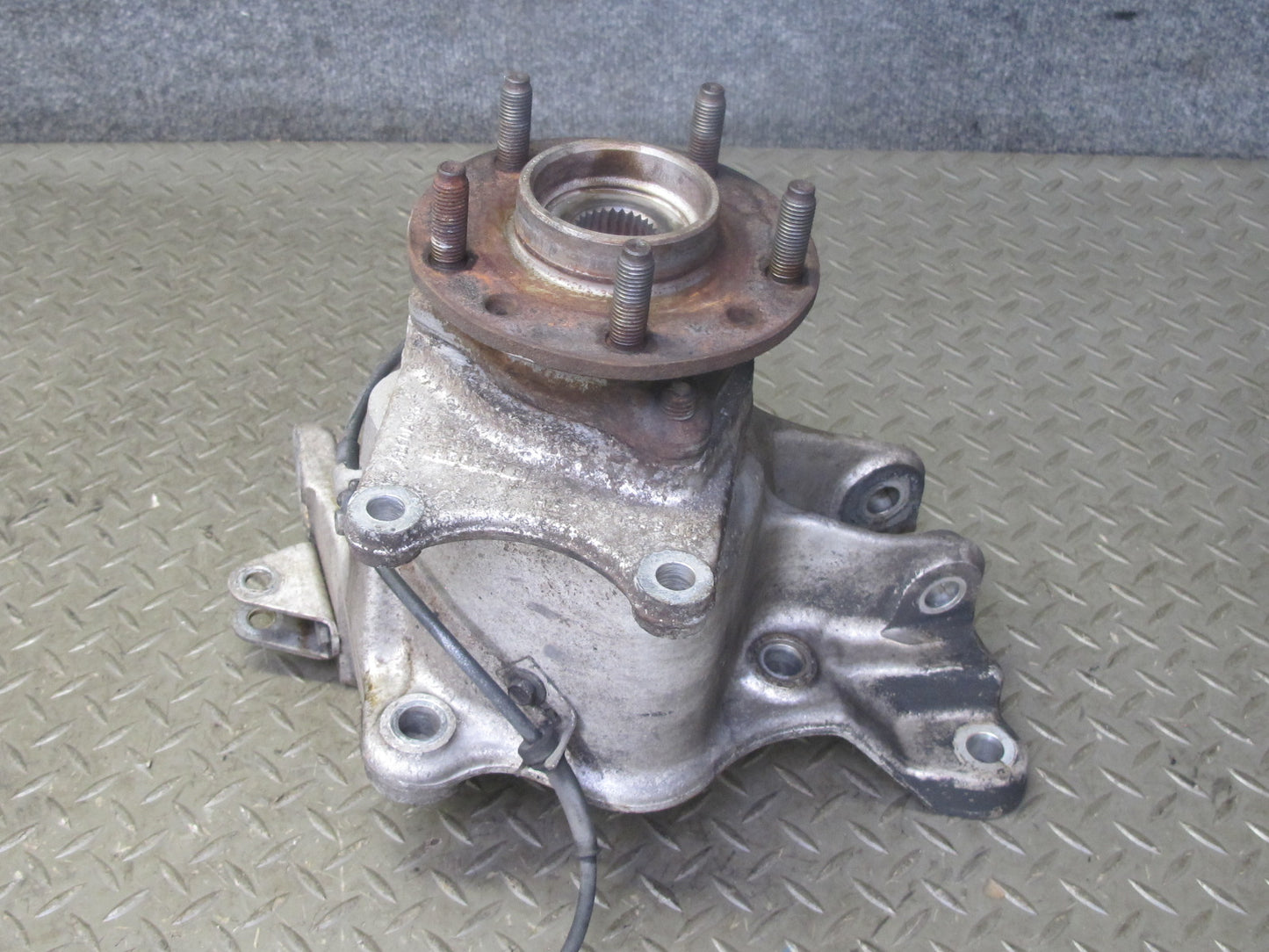 91-96 Chevrolet Corvette C4 Rear Left Spindle Knuckle Wheel Hub Bearing OEM
