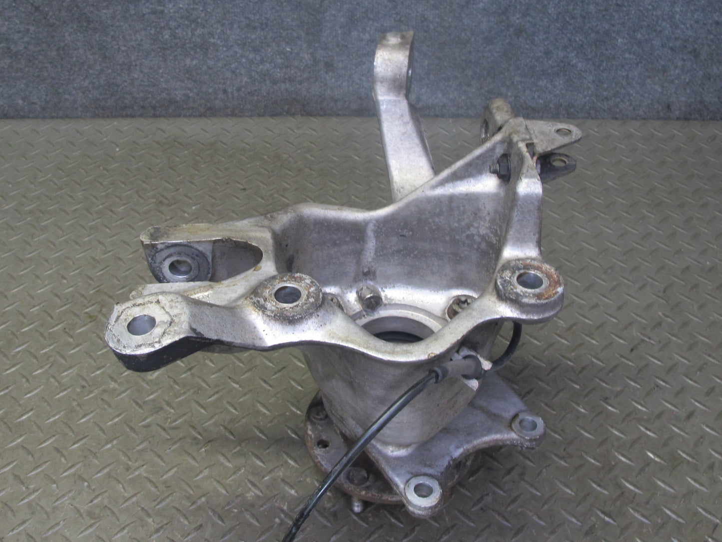 91-96 Chevrolet Corvette C4 Rear Left Spindle Knuckle Wheel Hub Bearing OEM