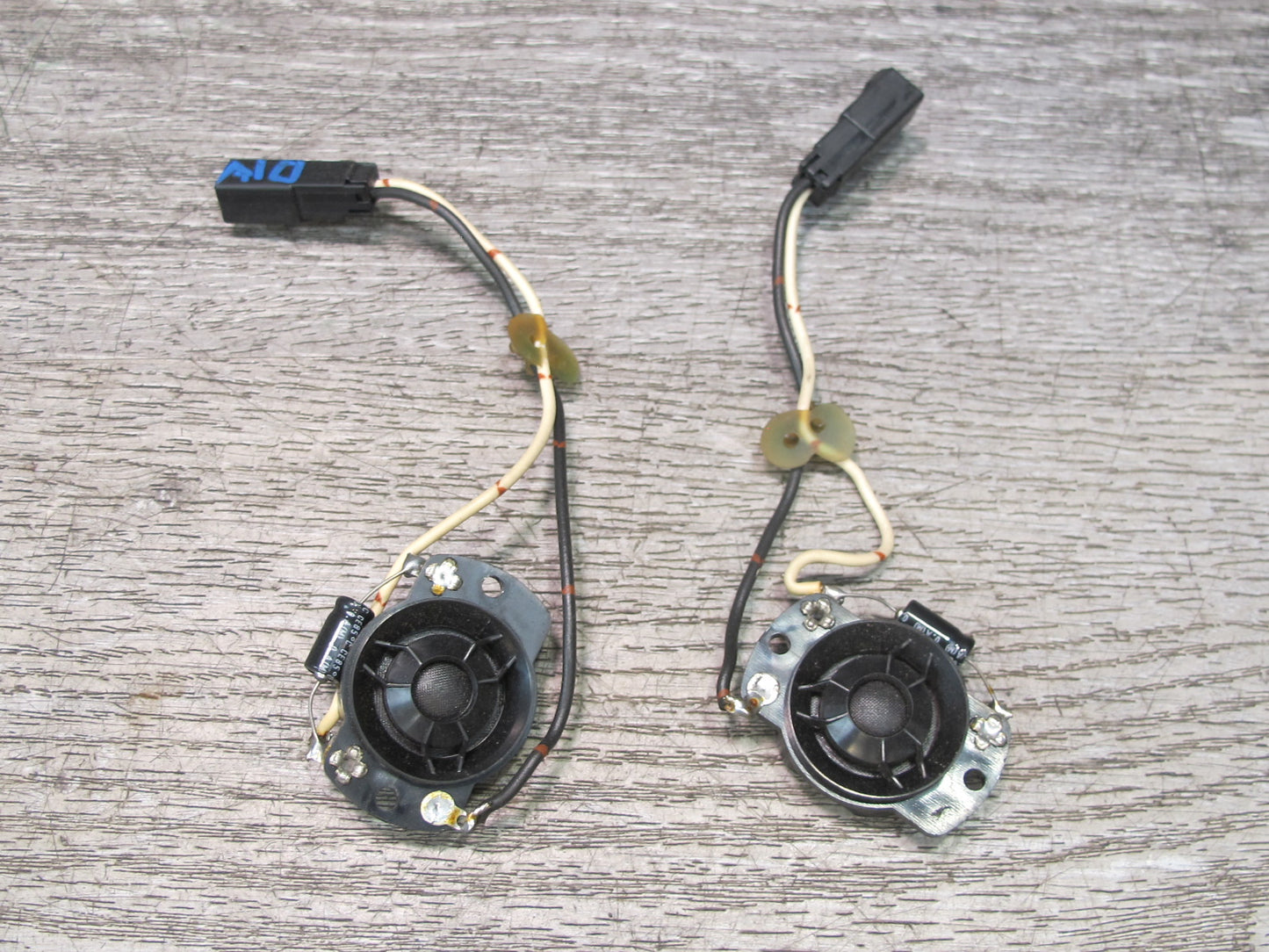 99-01 Isuzu Vehicross Set of 2 Left & Right Clarion Door Speaker Tweeter OEM