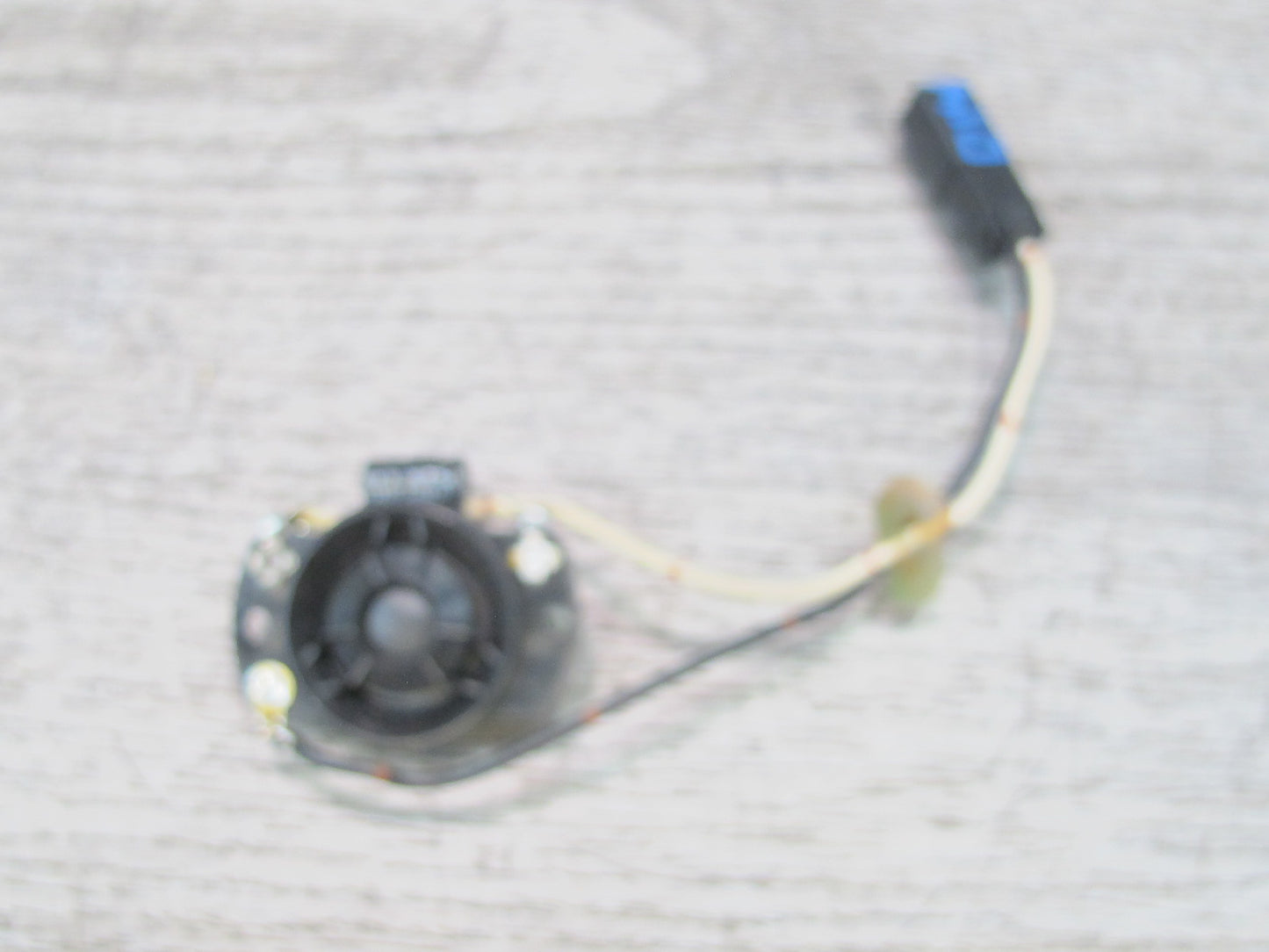 99-01 Isuzu Vehicross Set of 2 Left & Right Clarion Door Speaker Tweeter OEM