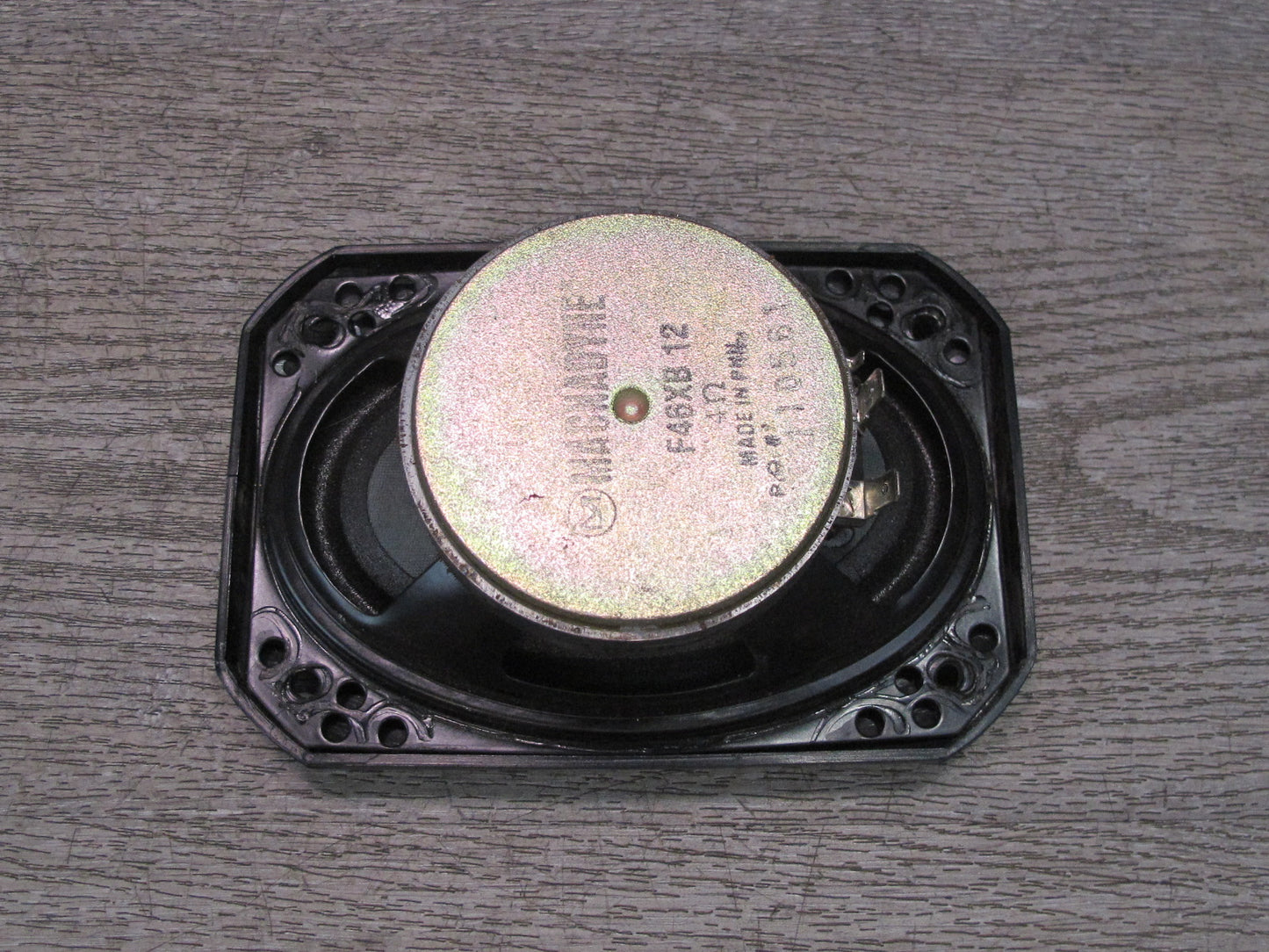 Set of 2 Magnadyne F46XB 12 6" x 4" 2-WAY Speaker w Trim