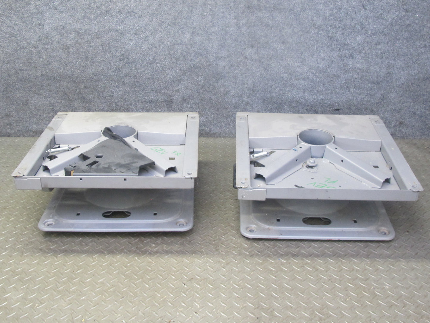01-03 VW Eurovan T4 Camper Set of 2 Front Left & Right Swivel Seat Base OEM