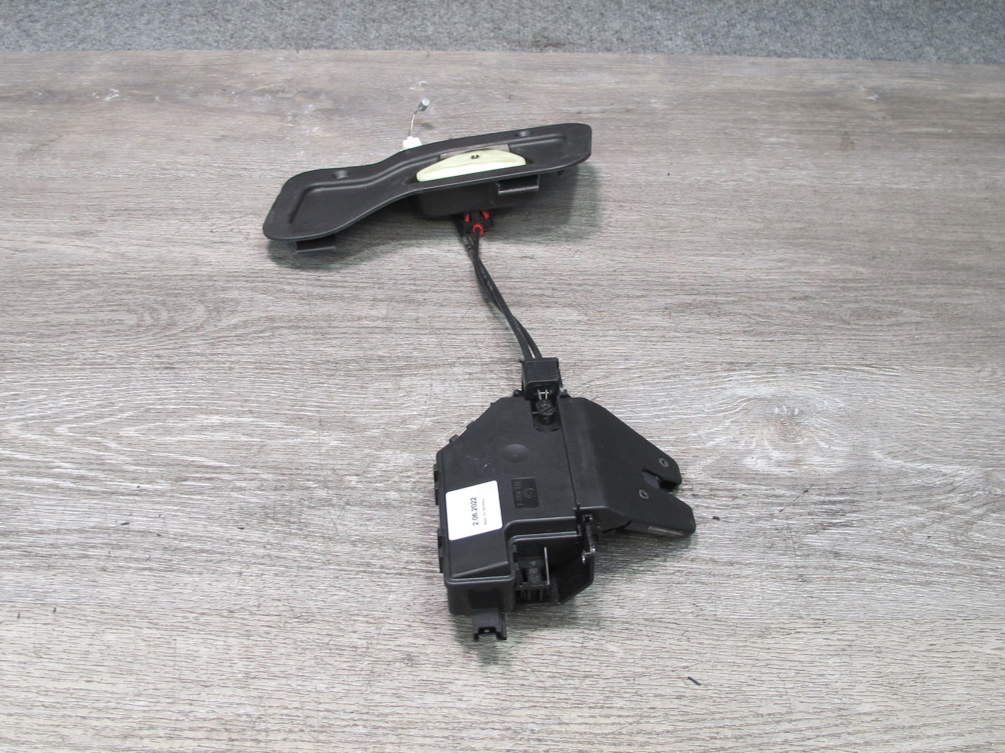 03-08 BMW E85 Z4 Roadster Trunk Lid Lock Latch Actuator w Release & Trim OEM