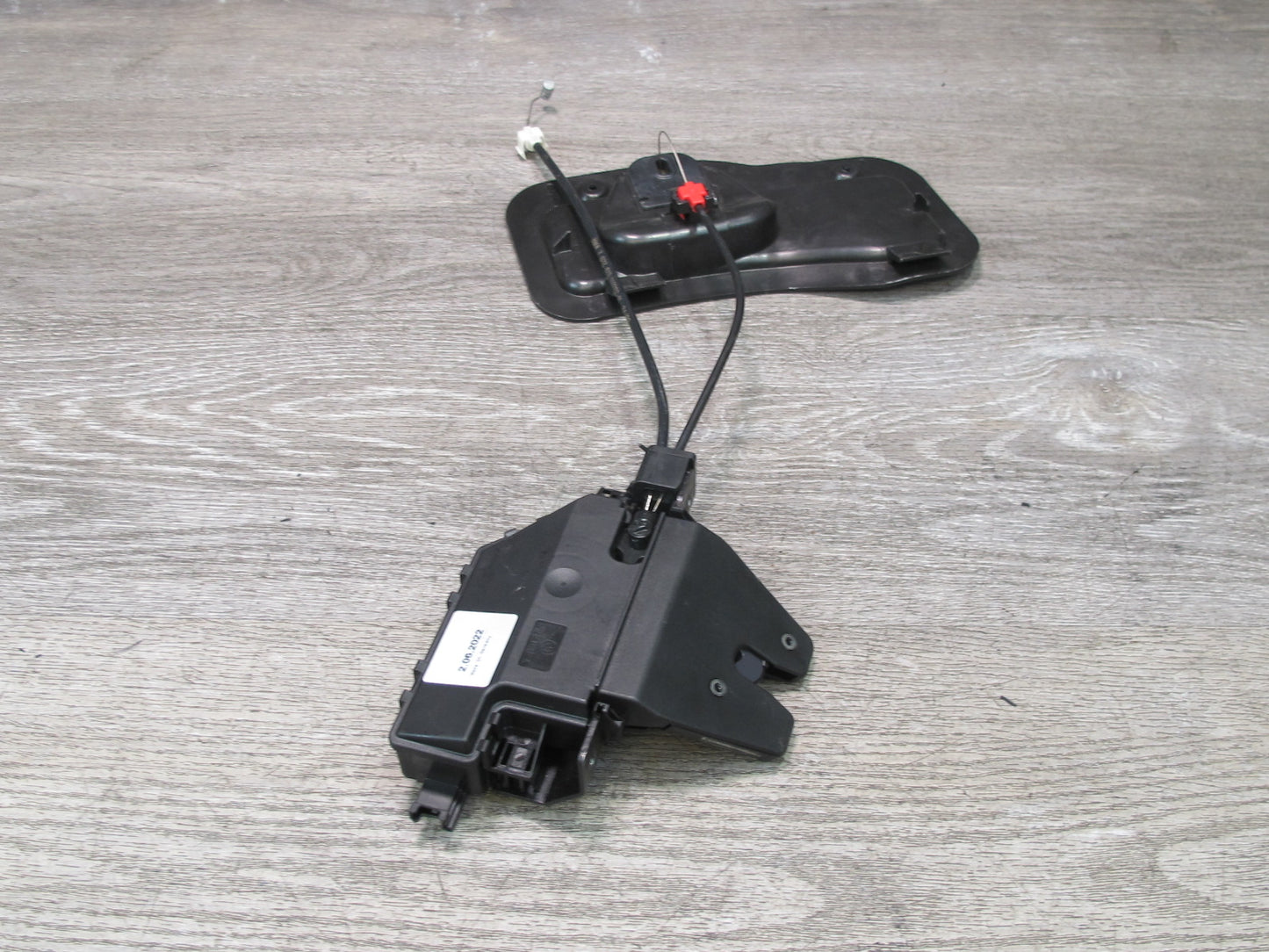 03-08 BMW E85 Z4 Roadster Trunk Lid Lock Latch Actuator w Release & Trim OEM