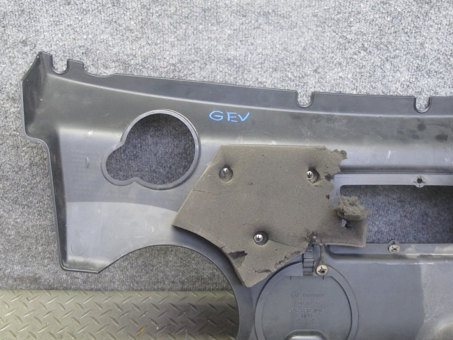 01-03 VW Eurovan T4 2.8L Engine Motor Shield Trim Cover Panel 7D0119512A OEM