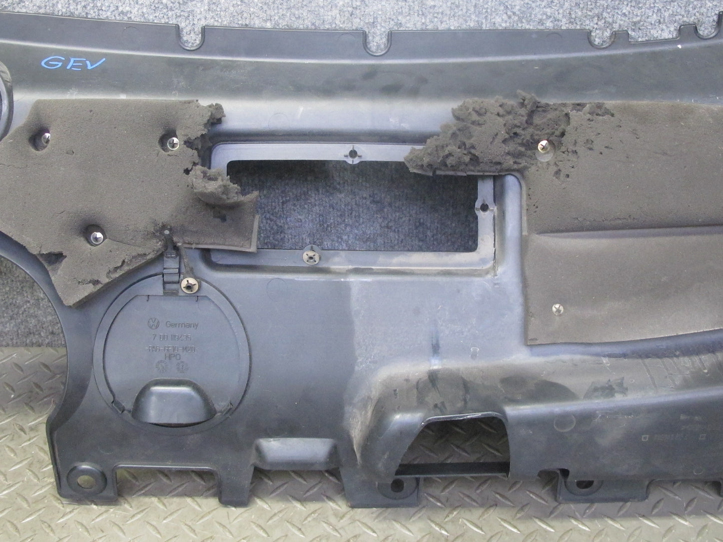01-03 VW Eurovan T4 2.8L Engine Motor Shield Trim Cover Panel 7D0119512A OEM