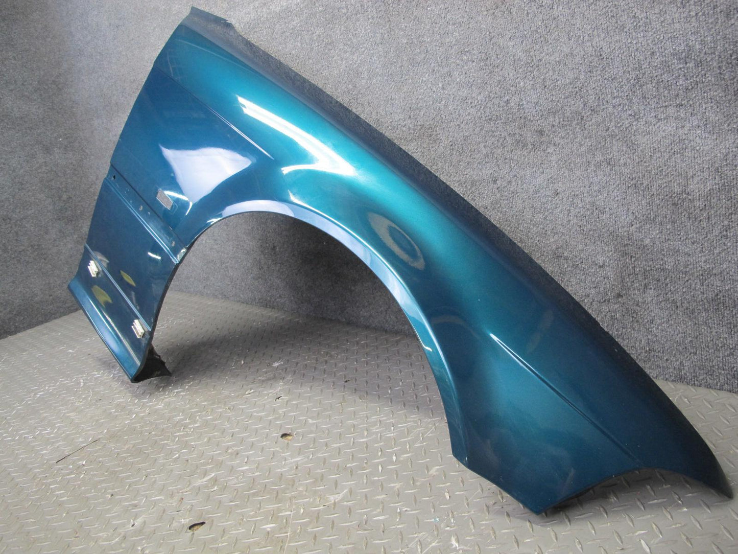 96-97 BMW E36 328iC Coupe Convertible Front Right Fender Shell Panel Cover OEM