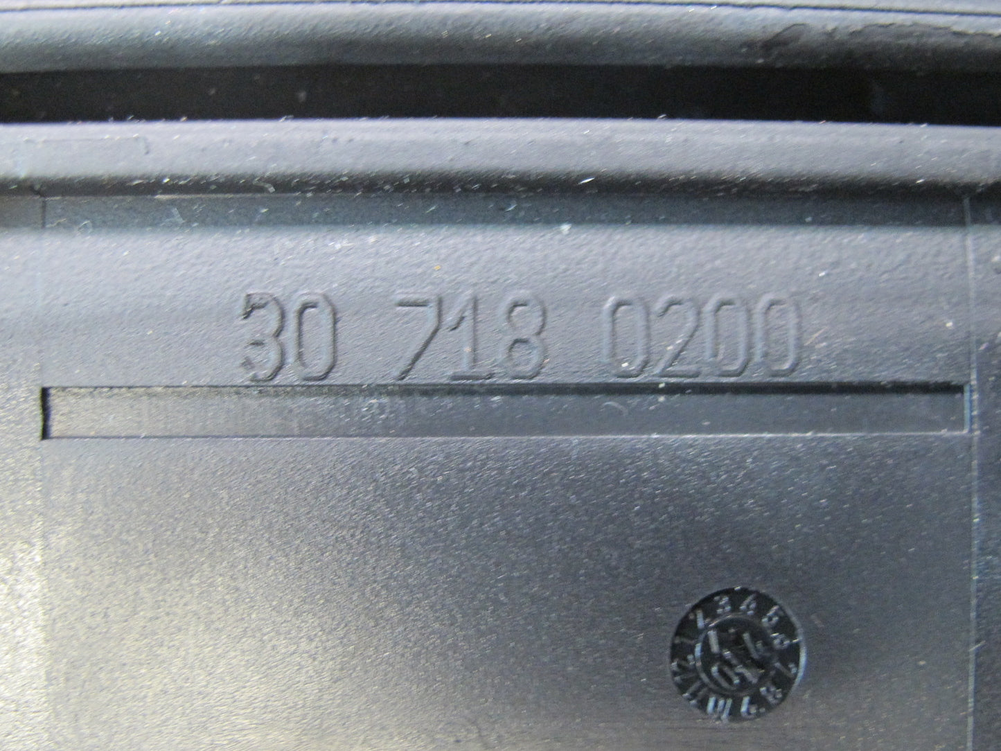 01-06 BMW E46 325Ci 330Ci Dash Center Compartment Storage Box OEM