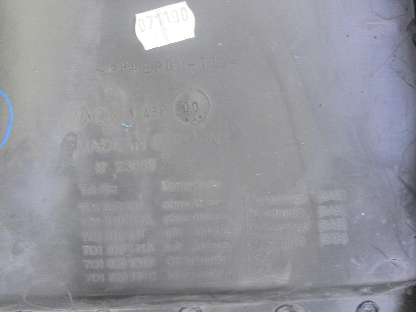 99-03 VW Eurovan T4 Lower Center Console Footrest Vent Trim 701857341 OEM