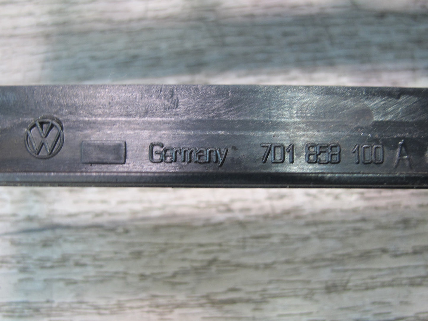 99-03 VW Eurovan T4 Dash Center Trim Bezel Cover Panel 7D1858100A OEM