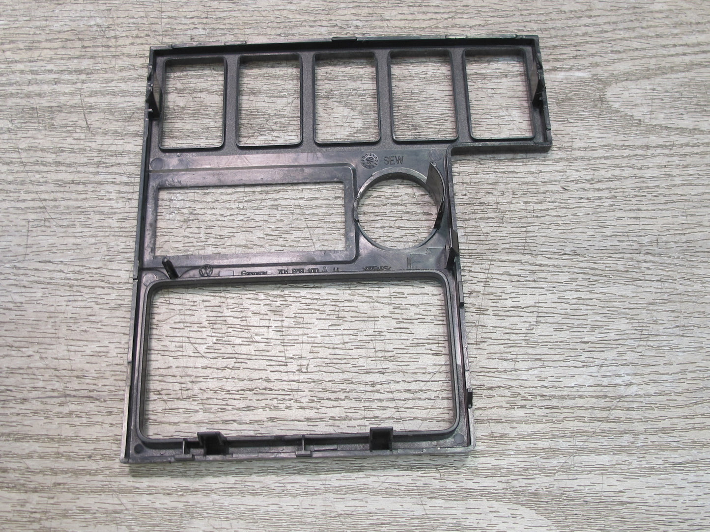 99-03 VW Eurovan T4 Dash Center Trim Bezel Cover Panel 7D1858100A OEM