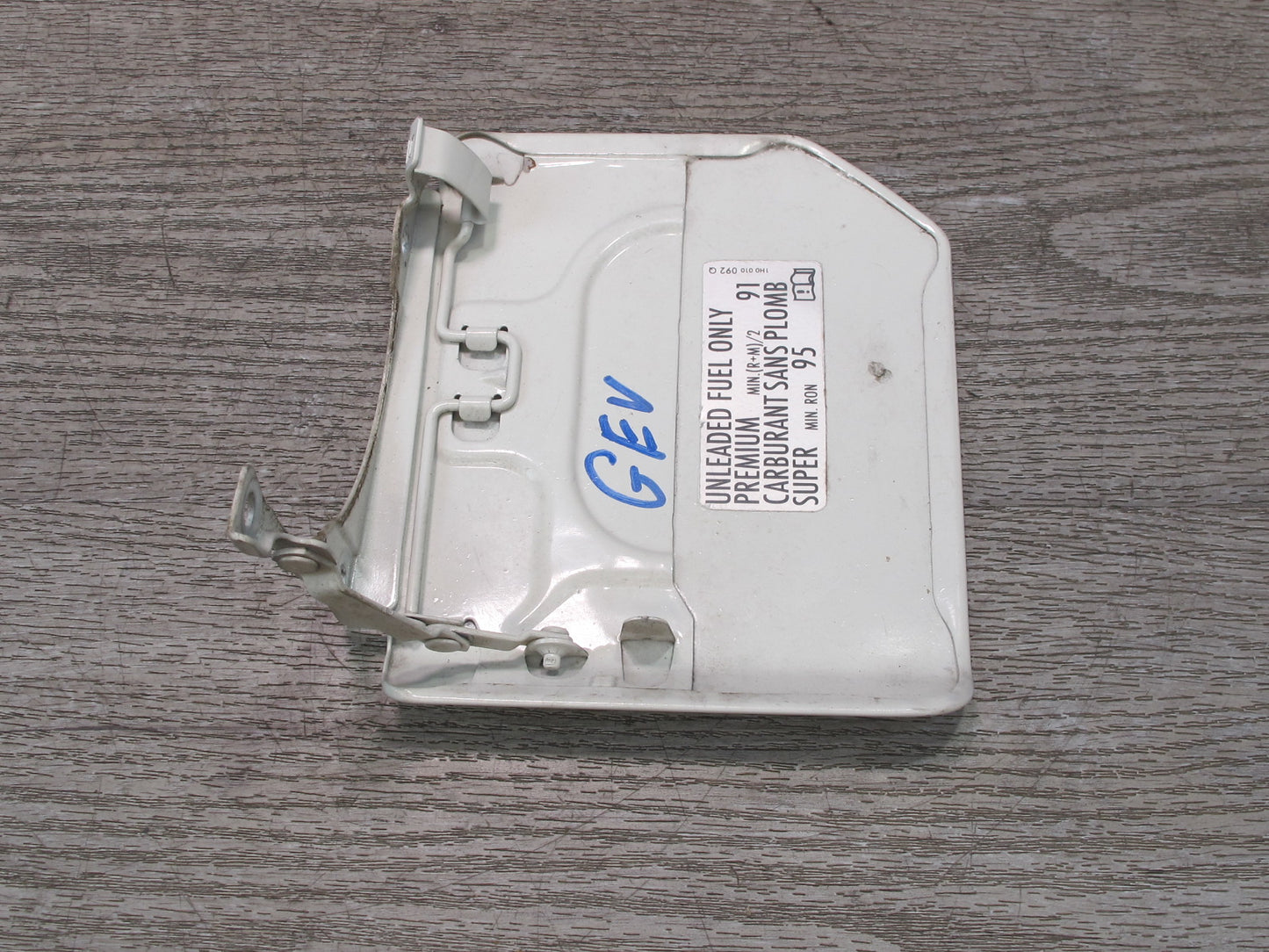 97-03 VW Eurovan T4 Fuel Tank Filler Door Lid Cover Arctic White OEM