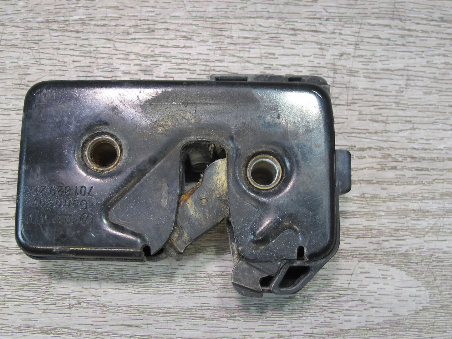 97-03 VW Eurovan T4 Rear Trunk Tailgate Hatch Lock Latch 701829211H OEM