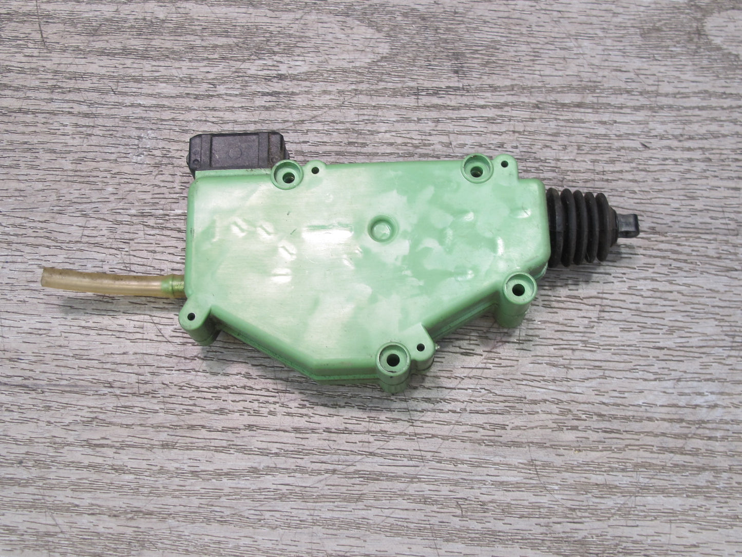 97-03 VW Eurovan T4 Front Left or Right Door Lock Actuator Motor 701959781 OEM