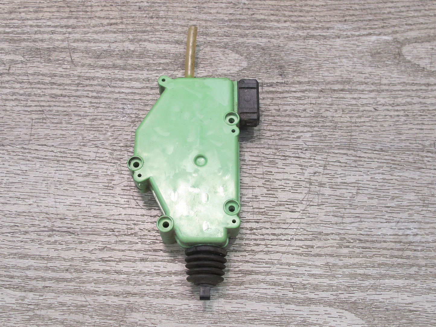 97-03 VW Eurovan T4 Front Left or Right Door Lock Actuator Motor 701959781 OEM