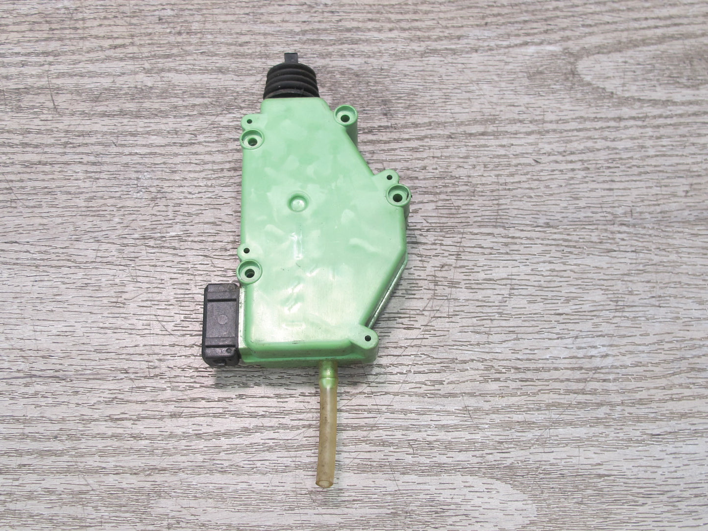 97-03 VW Eurovan T4 Front Left or Right Door Lock Actuator Motor 701959781 OEM