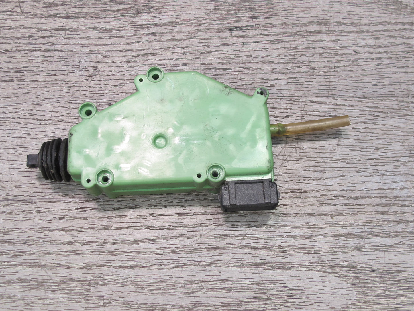 97-03 VW Eurovan T4 Front Left or Right Door Lock Actuator Motor 701959781 OEM