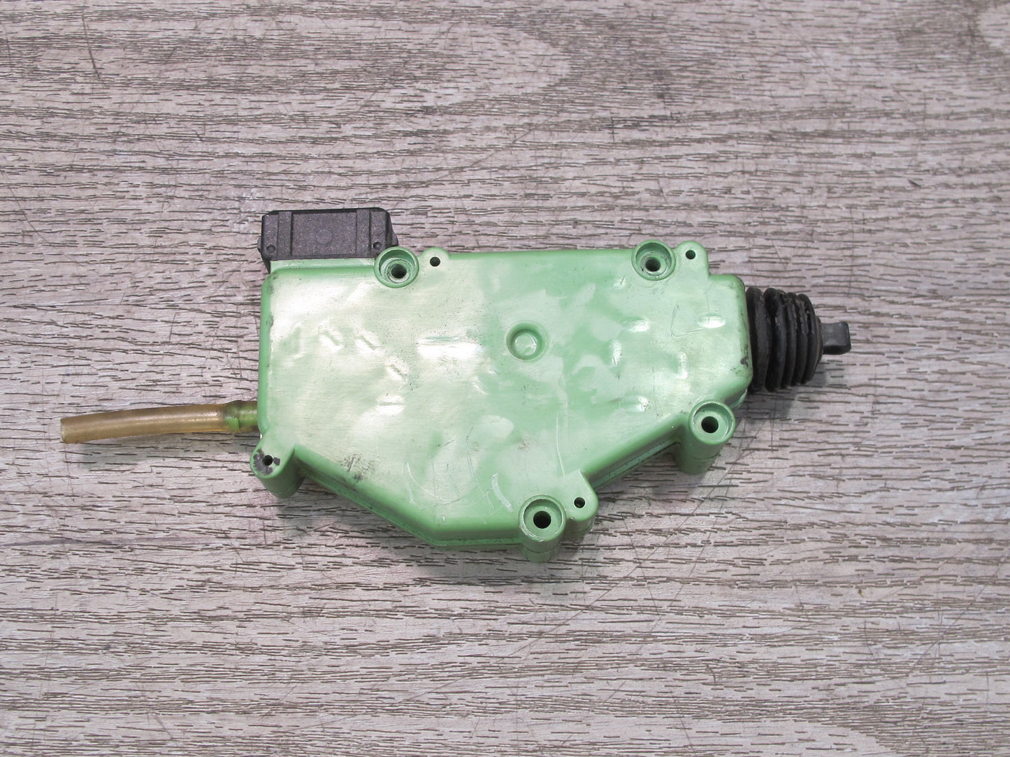 97-03 VW Eurovan T4 Front Left or Right Door Lock Actuator Motor 701959781 OEM