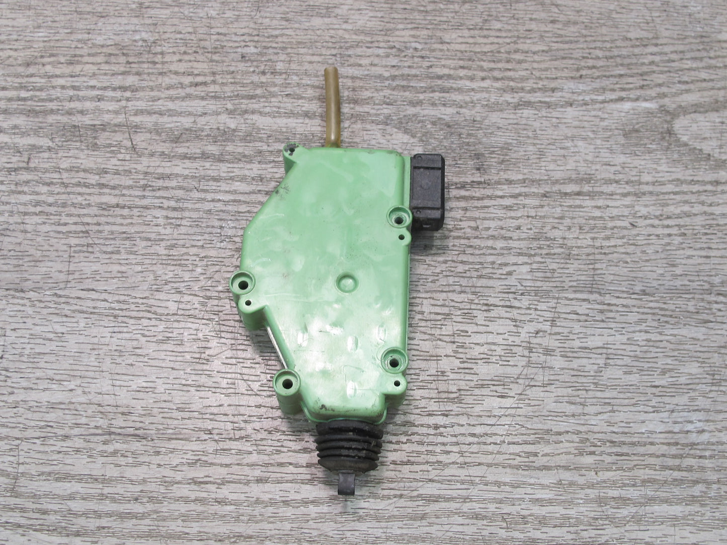 97-03 VW Eurovan T4 Front Left or Right Door Lock Actuator Motor 701959781 OEM