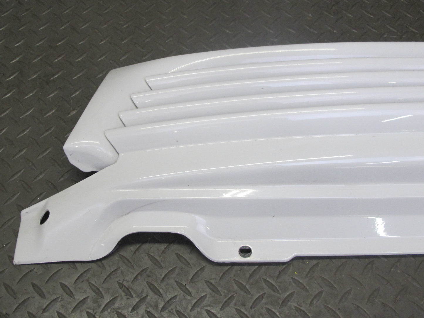 99-03 VW Eurovan T4 Front Radiator Upper Grille Arctic White w Emblem OEM