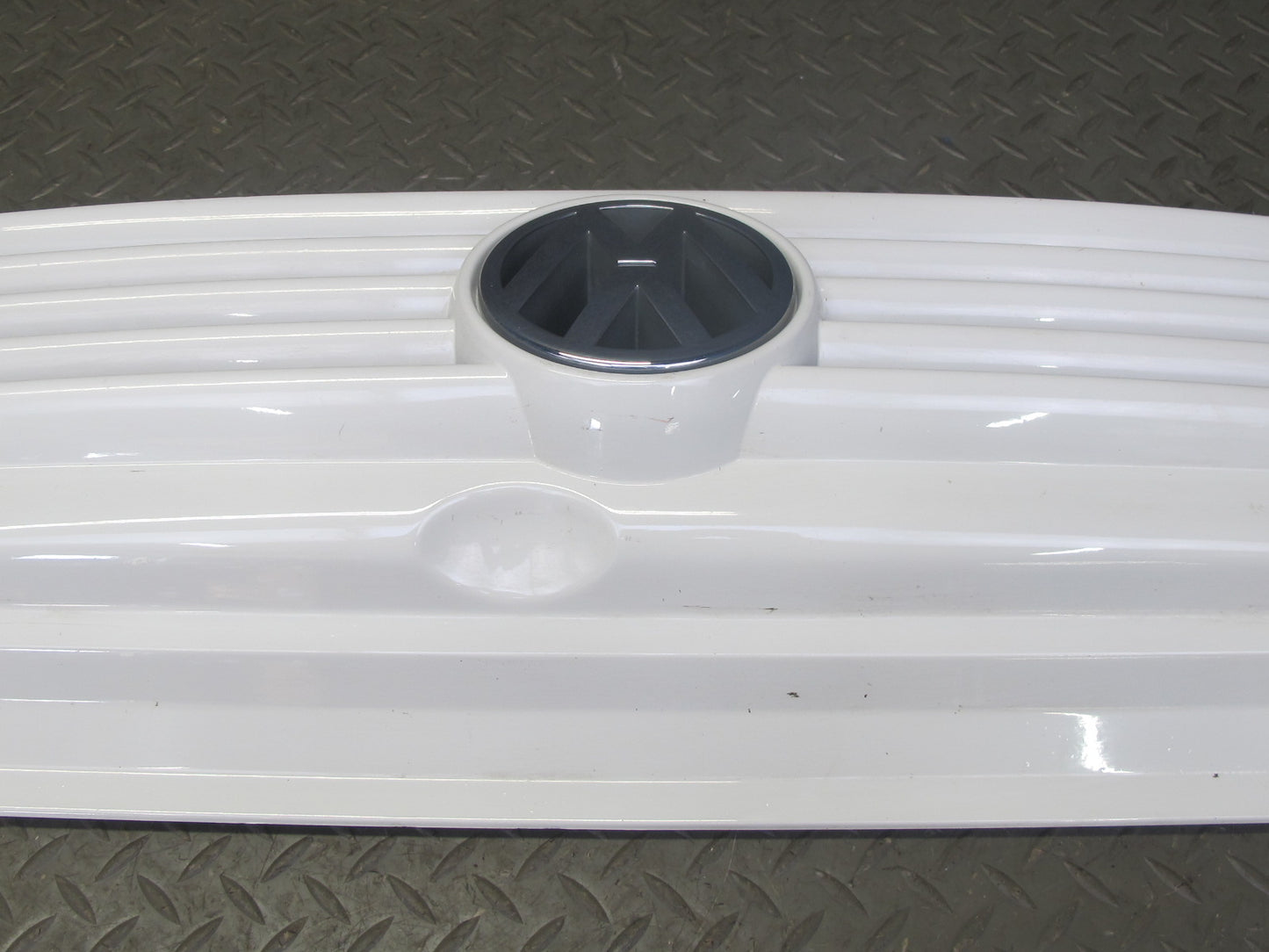 99-03 VW Eurovan T4 Front Radiator Upper Grille Arctic White w Emblem OEM