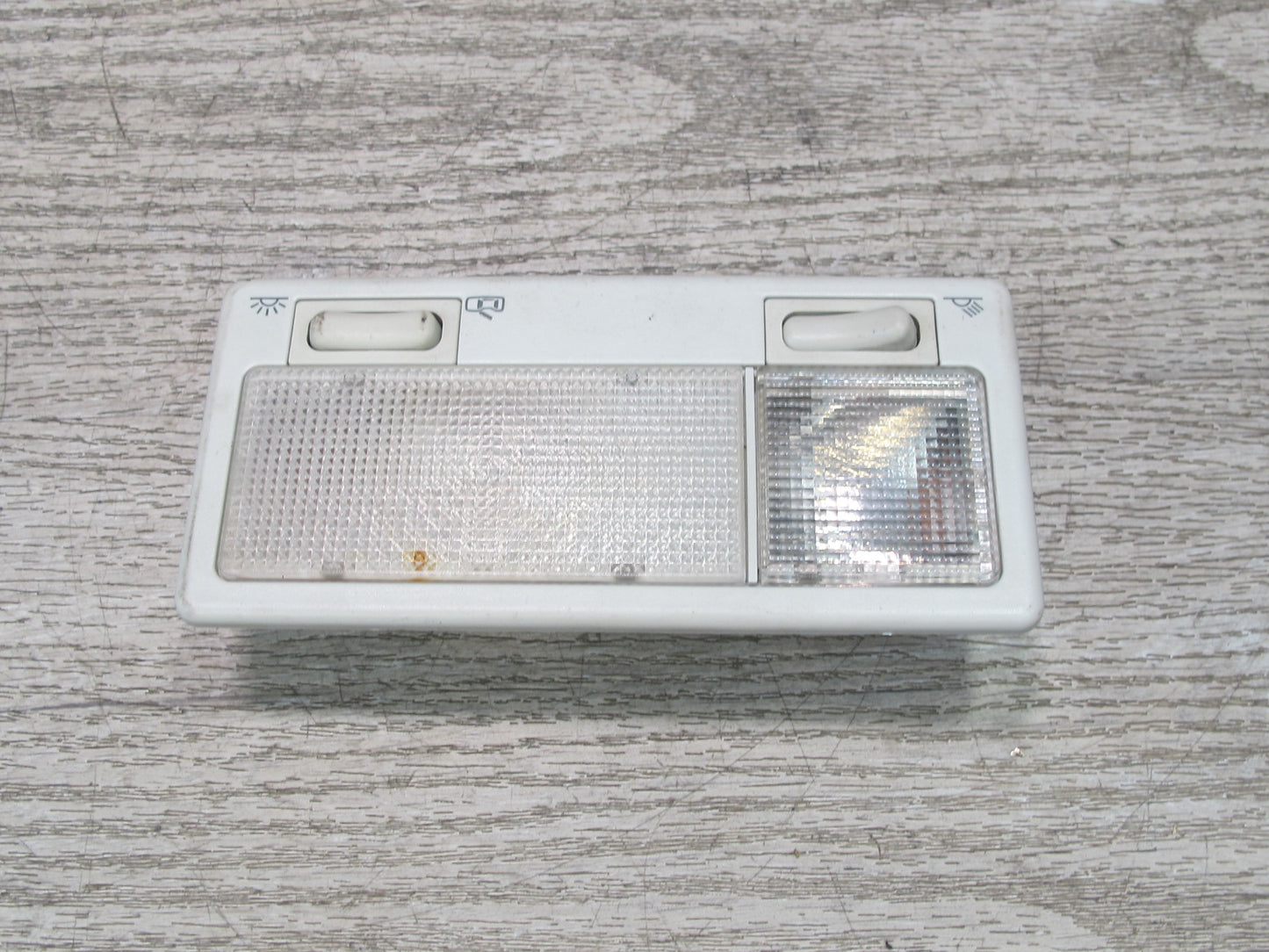 99-03 VW Eurovan T4 Rear Upper Interior Dome Reading Light Lamp 357947111B OEM
