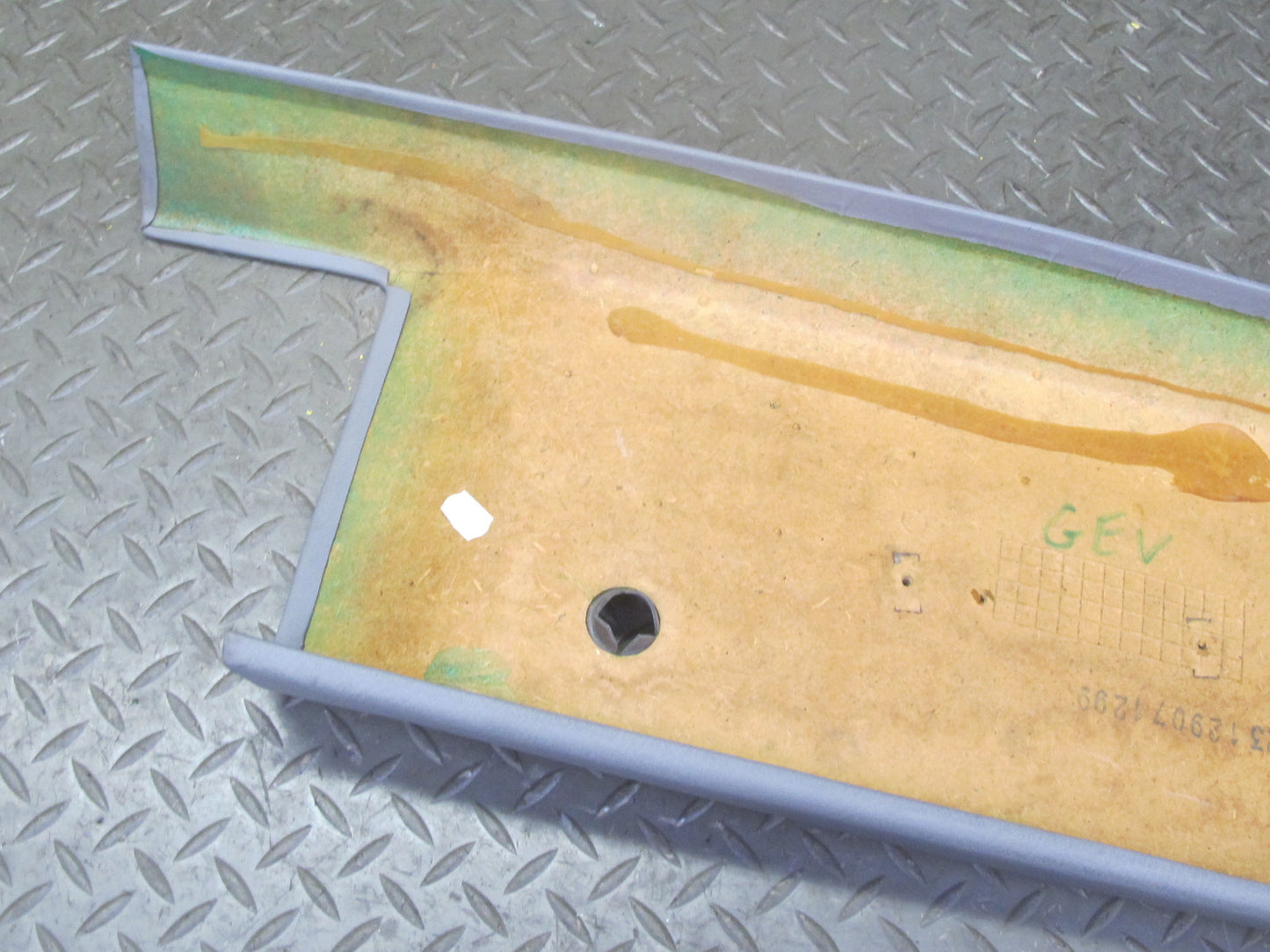 99-03 VW Eurovan T4 Center Right Lower B Pillar Trim Cover Panel 7D0867038B OEM