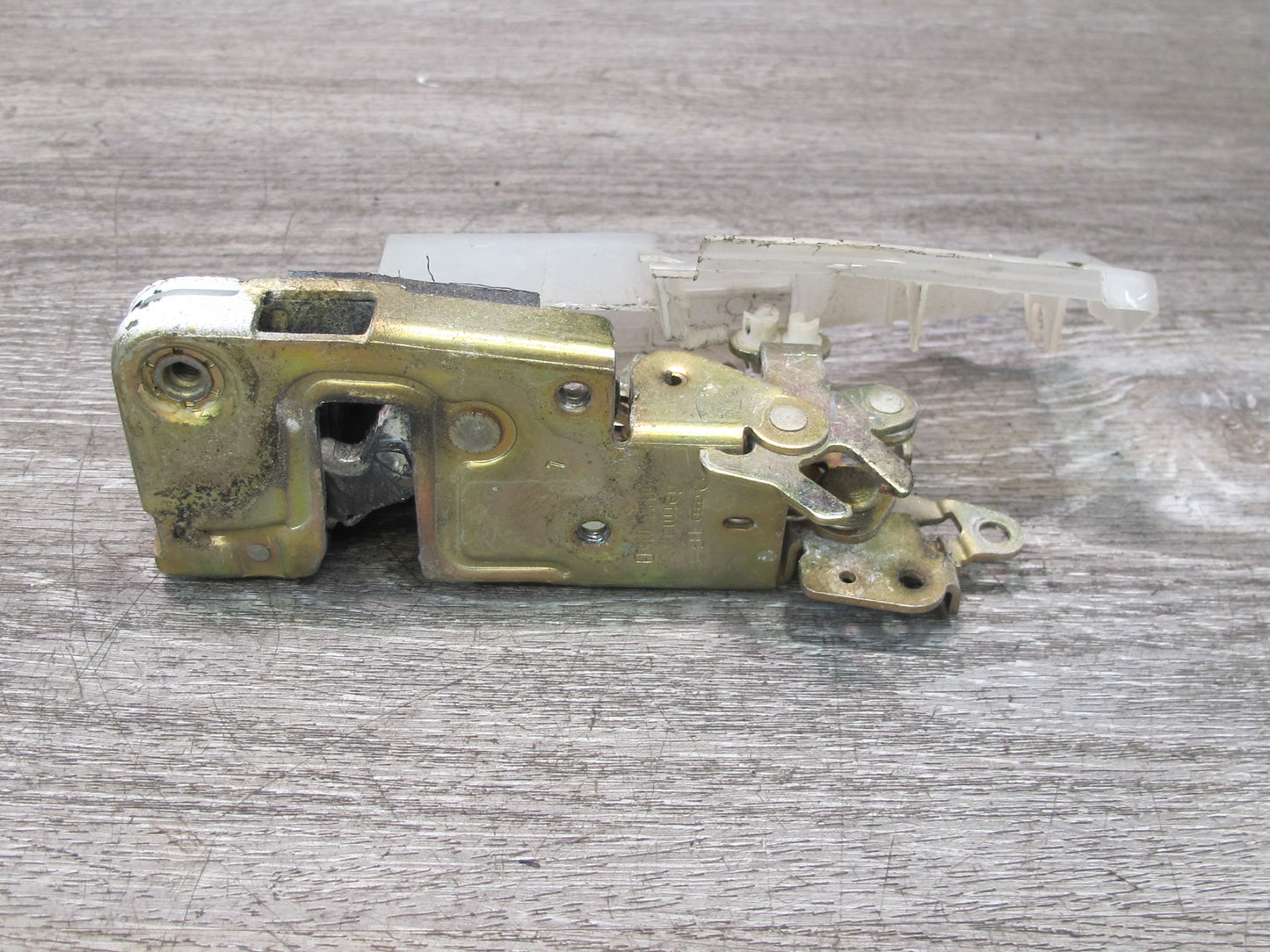 97-03 VW Eurovan T4 Front Left Driver Door Lock Latch 701837015D OEM