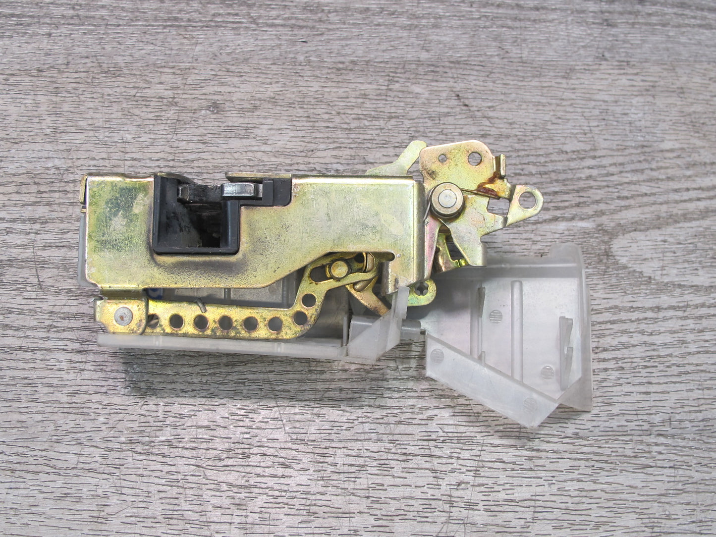 97-03 VW Eurovan T4 Front Left Driver Door Lock Latch 701837015D OEM