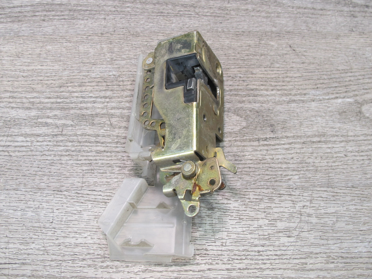 97-03 VW Eurovan T4 Front Left Driver Door Lock Latch 701837015D OEM