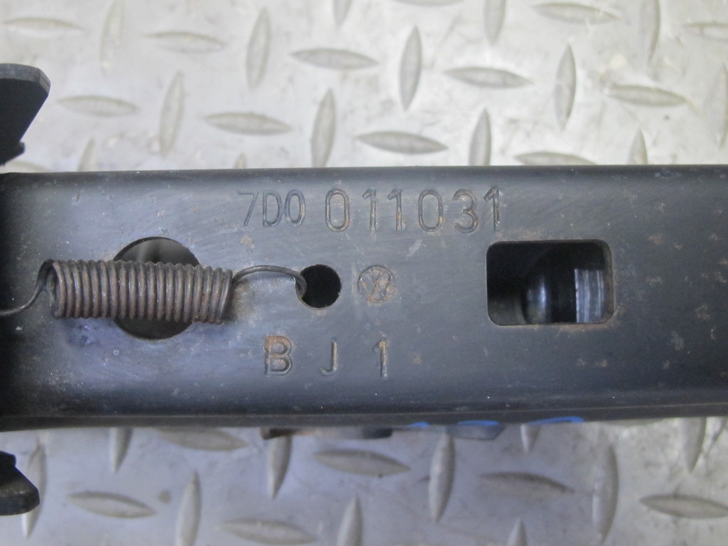 97-03 VW Eurovan T4 Emergency Spare Tire Lift Jack Wrench Tool Set OEM