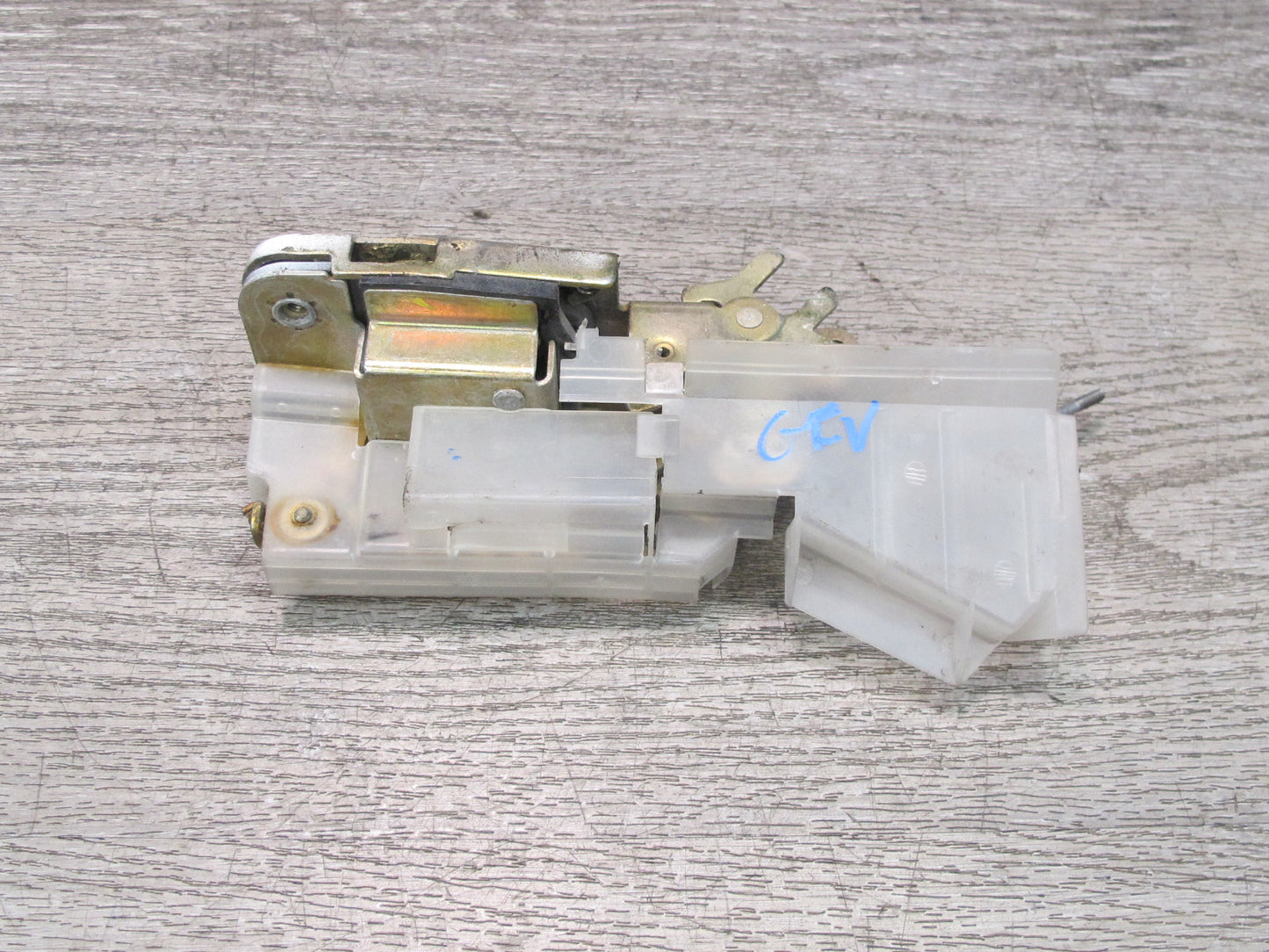 97-03 VW Eurovan T4 Front Right Passenger Door Lock Latch OEM