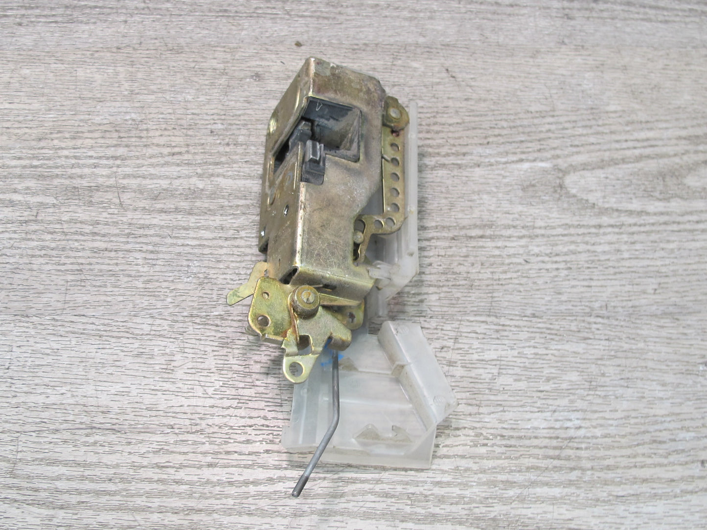97-03 VW Eurovan T4 Front Right Passenger Door Lock Latch OEM