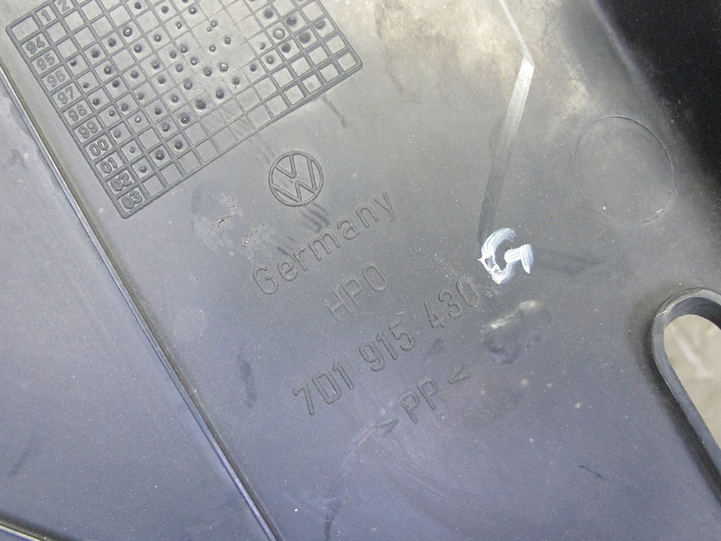 01-03 VW Eurovan T4 2.8L Left Engine Bay Battery Tray Upper Cover Trim Panel OEM