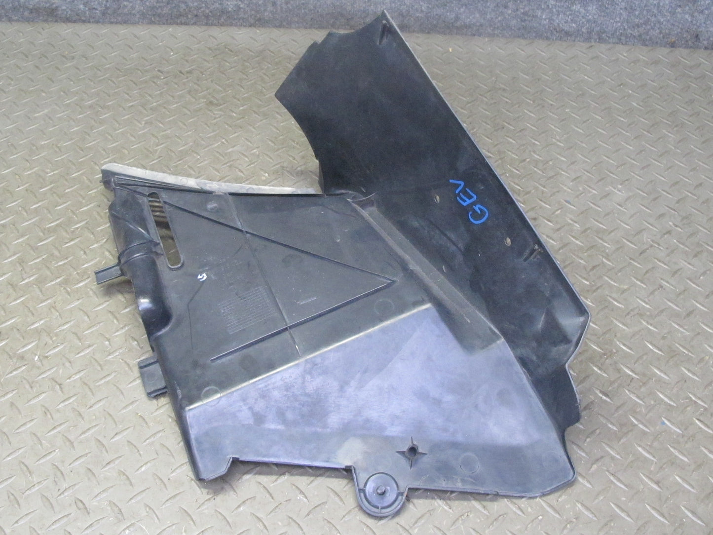 01-03 VW Eurovan T4 2.8L Left Engine Bay Battery Tray Upper Cover Trim Panel OEM