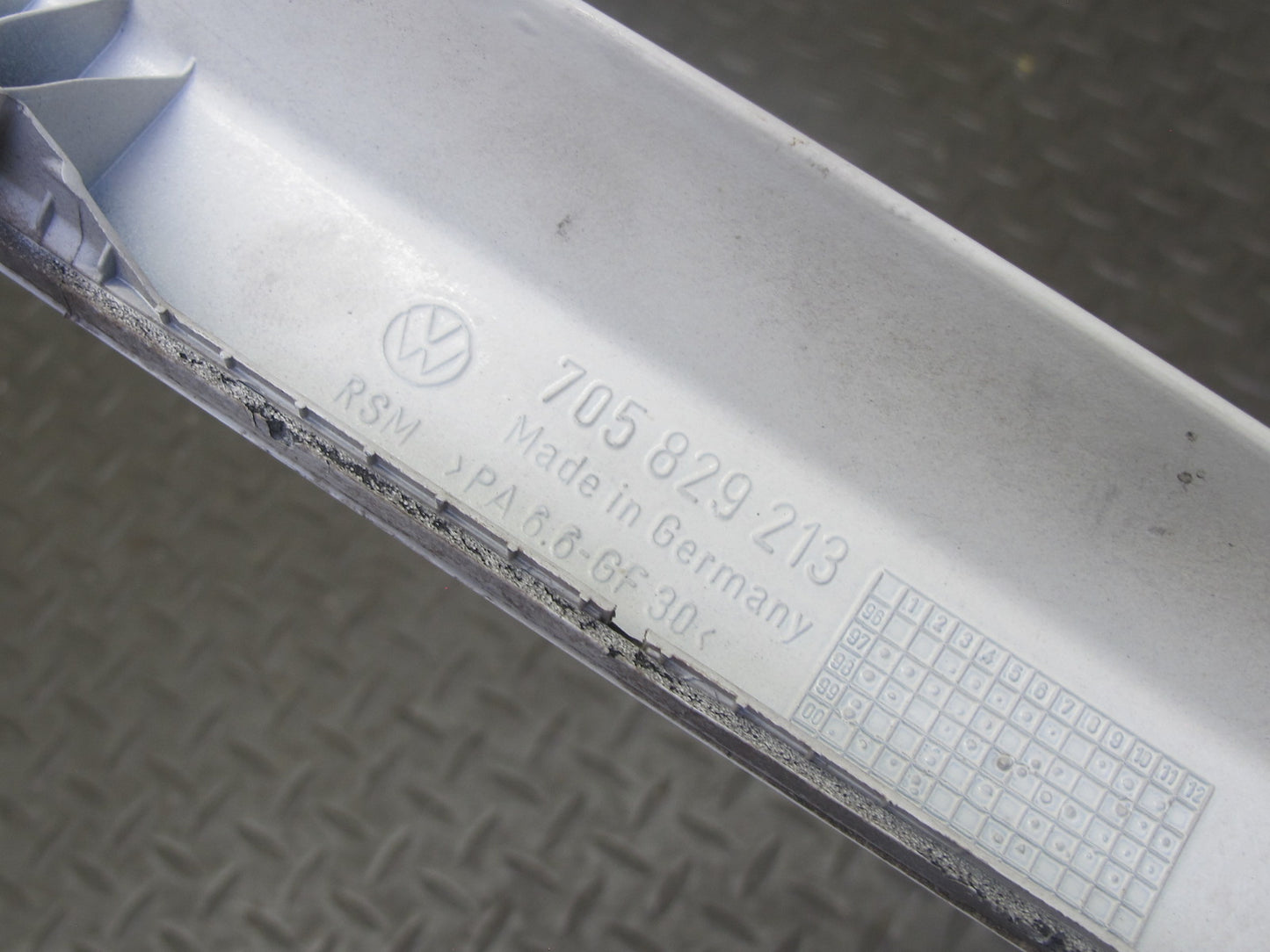 97-03 VW Eurovan T4 Rear Hatch Tailgate Trunk Grip Handle Trim Molding White OEM