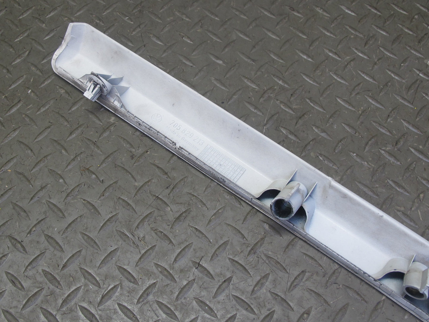 97-03 VW Eurovan T4 Rear Hatch Tailgate Trunk Grip Handle Trim Molding White OEM