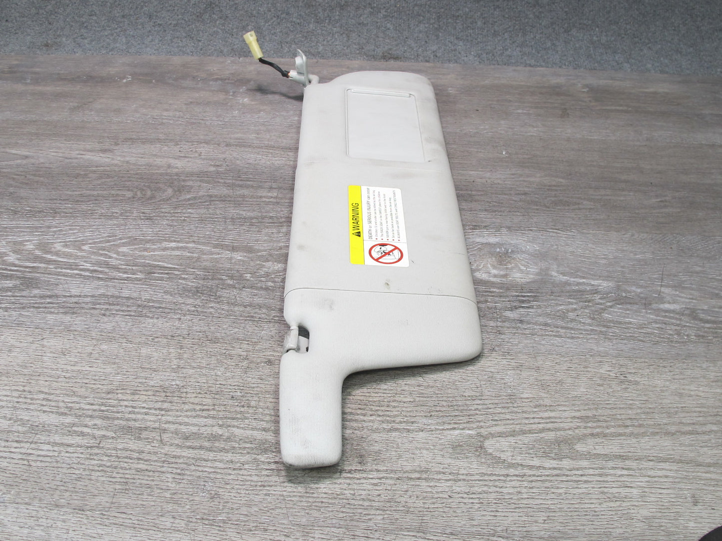 97-03 VW Eurovan T4 Set of 2 Front Left & Right Sun Visor OEM